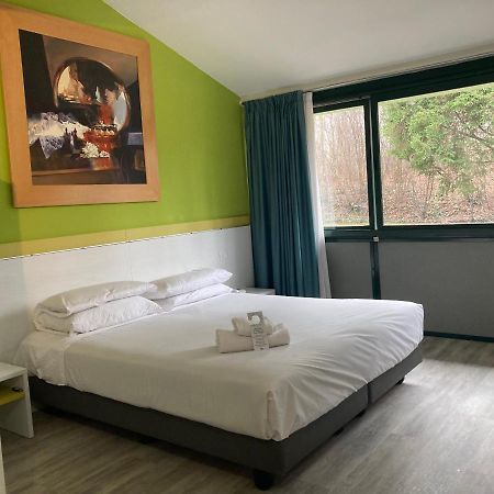Green Hotel Motel Vergiate Extérieur photo