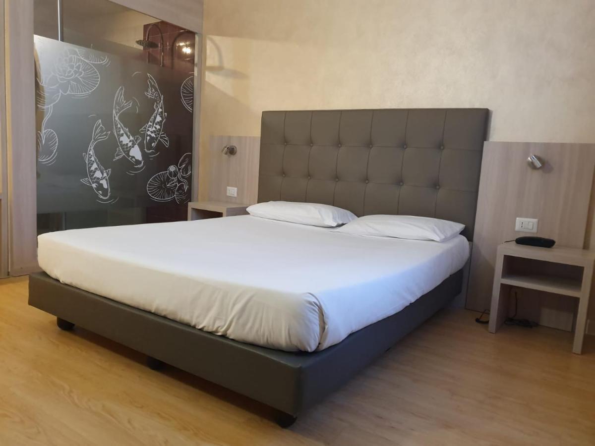Green Hotel Motel Vergiate Extérieur photo