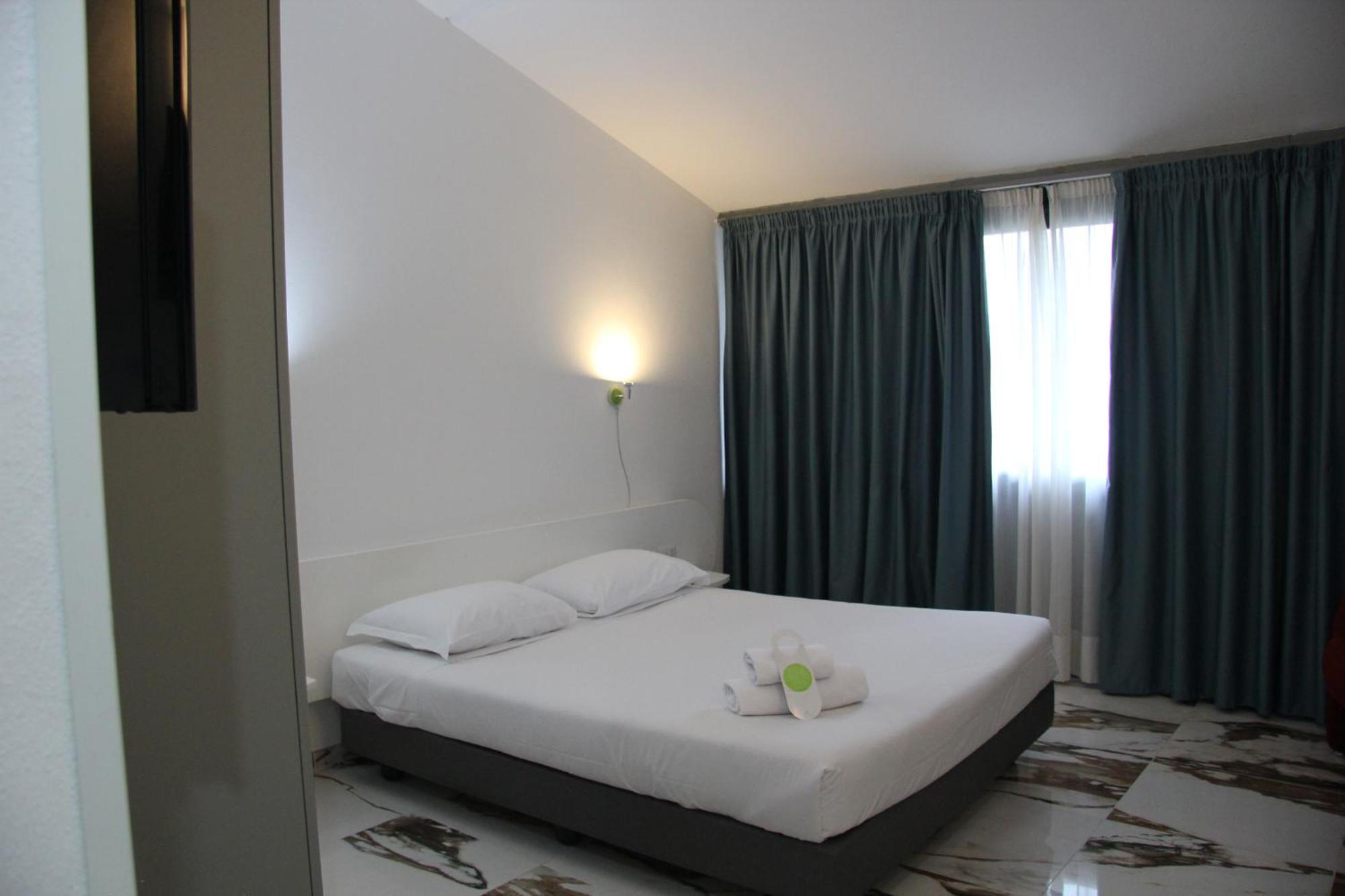 Green Hotel Motel Vergiate Extérieur photo