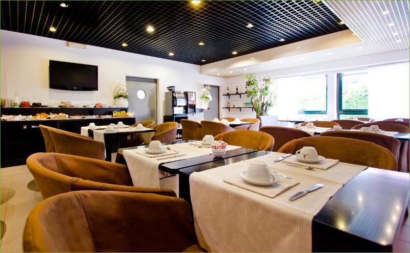 Green Hotel Motel Vergiate Extérieur photo