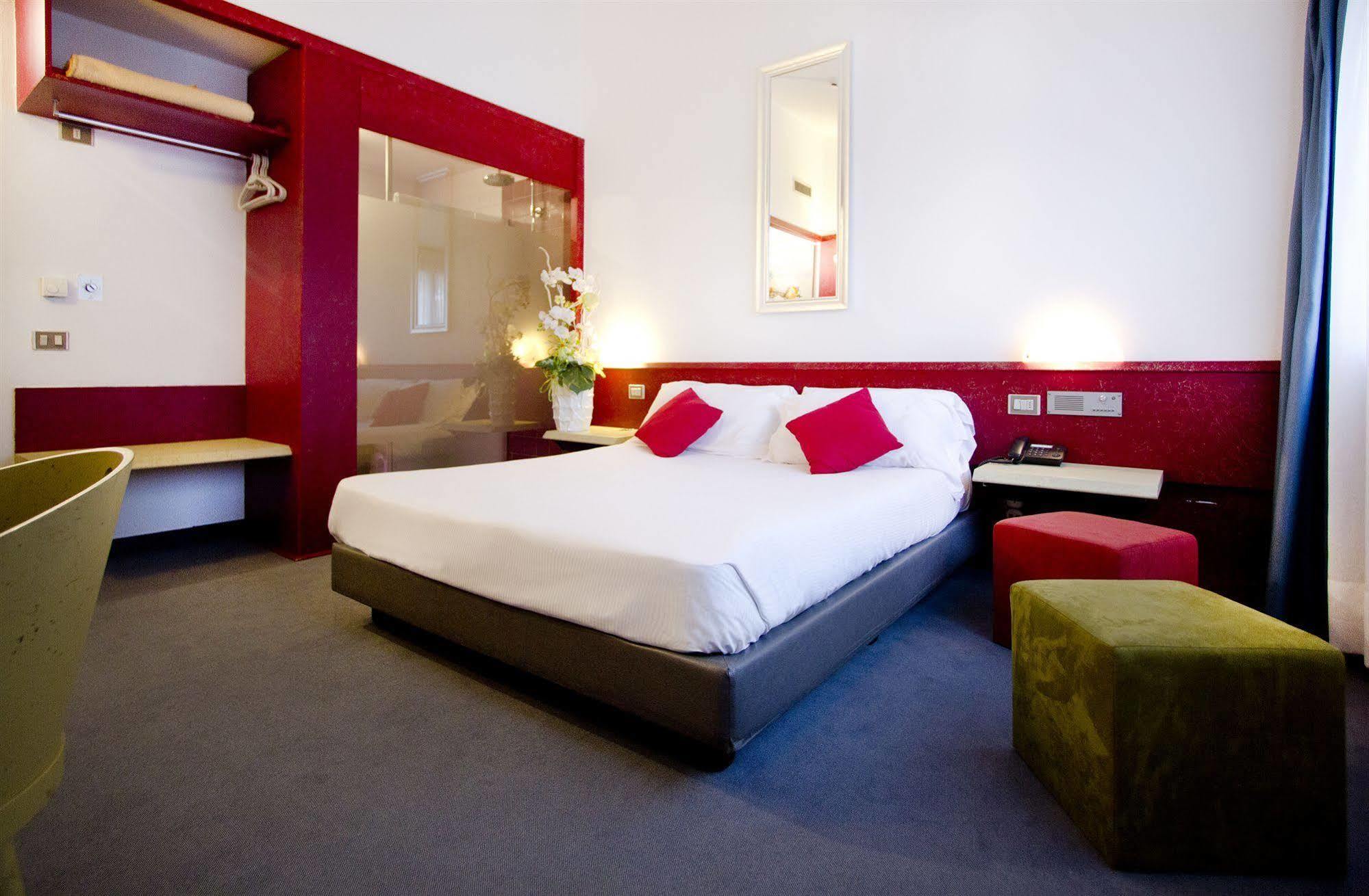 Green Hotel Motel Vergiate Extérieur photo